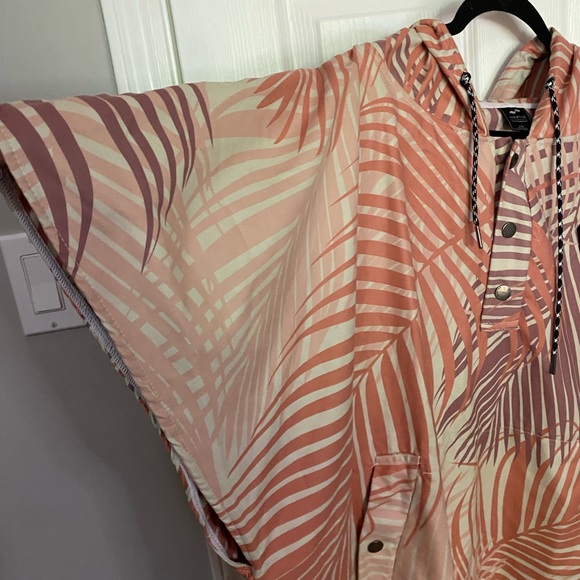 Slowtide Quick Dry Microfibre Changing Poncho - Picture 2 of 7